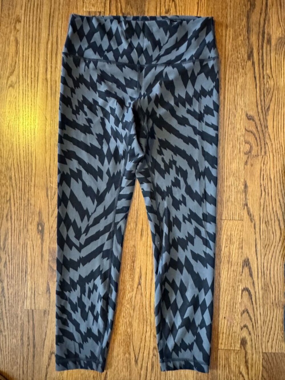 Lululemon Wunder Train High-Rise Tight 25" Voltage Size 10